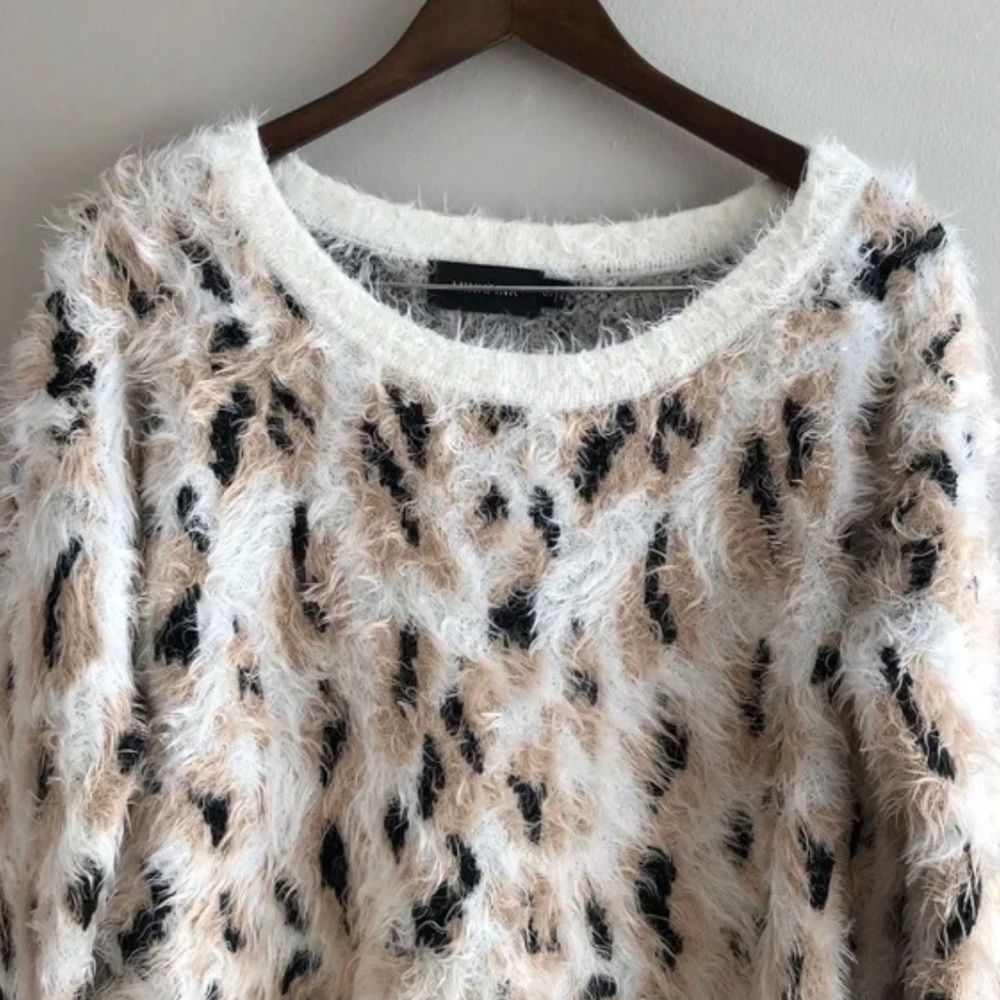 Minkpink Soft Comfy Fuzzy Leopard Print Long Slee… - image 3